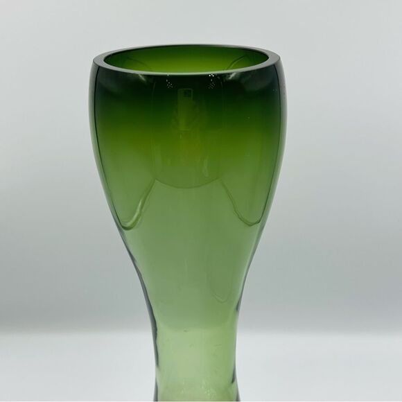 EUC Tall Mid-Century Modern Revival Green Wide Mouth Handblown Glass Vase Vtg - Picture 2 of 9